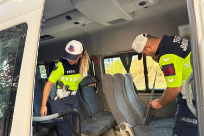 Bursa'da öğrenciler için jandarma gece gündüz yollarda"