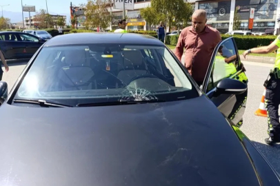 Bursa'da elektrikli bisiklet ile otomobil çarpıştı: 1 yaralı