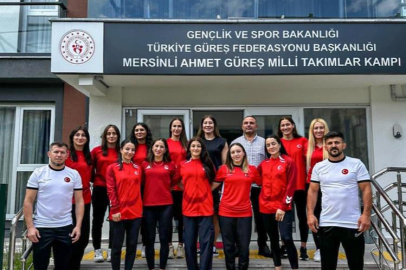 Kadın Güreş Milli Takımı, Dünya Şampiyonası'na uğurlandı