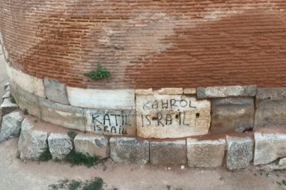 İznik’in 2400 yıllık surlarına yazılan yazı tepki çekti