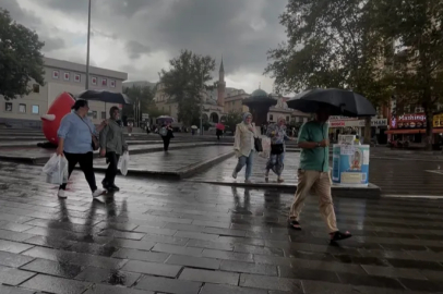 Bursa'da yaz yağmuru sürprizi: Vatandaşlar hazırlıksız yakalandı