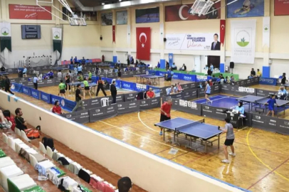 Osmangazi Belediyesi, masa tenisine ev sahipliği yaptı