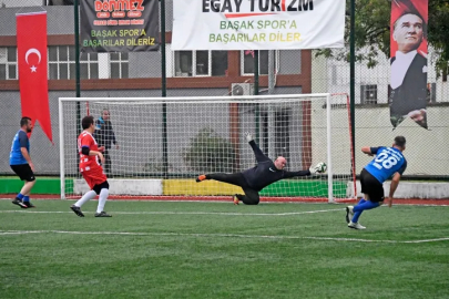 Osmangazi’de geleneksel halı saha turnuvası başladı