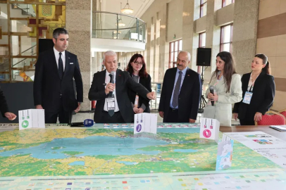 Bursa'da denizden çıkan atıklar, görenleri hayrete düşürdü