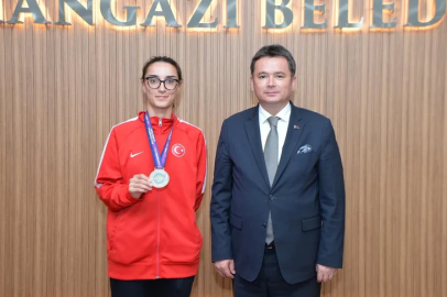 Osmangazi’nin gururu Zeynep Turan, Başkan Aydın’la buluştu