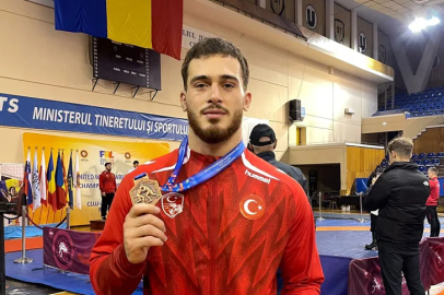 Büyükşehirli güreşçilerden balkanlarda madalya yağmuru