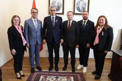 Bursa Kanserle Savaş Derneği’nden Bakan Memişoğlu’na ziyaret
