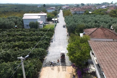 İznik’te 46 mahallede eş zamanlı yol ve parke çalışması