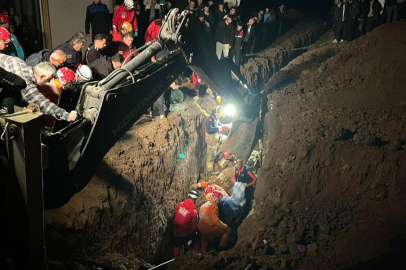 Bursa'da  göçük altında kalan 2 kardeş hayatını kaybetti