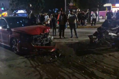 Otomobiller kafa kafaya çarpıştı: 2 yaralı