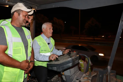 Bursa’da 285 kilometrelik yol yenilendi: 150 bin ton asfalt döküldü