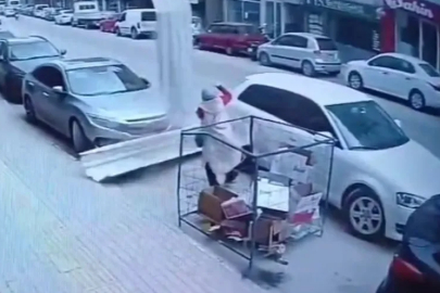 Mustafakemalpaşa’da çatı parçaları facianın eşiğinden döndürdü