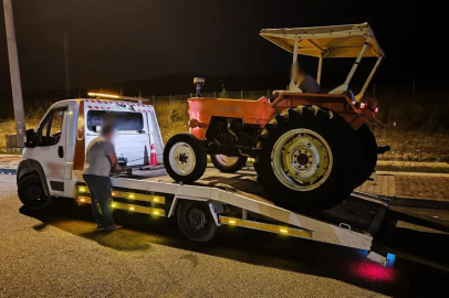 Bursa'da otoyolda traktörle seyir halindeki sürücüye ceza