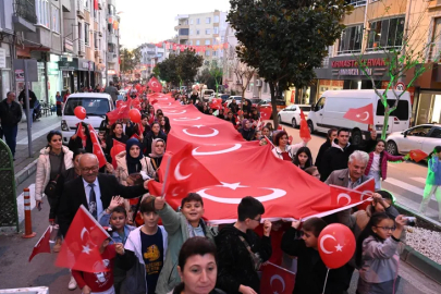 Karacabey’de Cumhuriyet coşkusu sokaklara taştı!