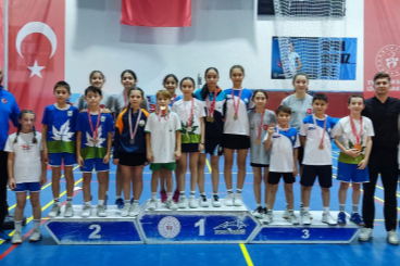 Osmangazili Badmintoncular madalyaya doydu