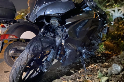 Bursa'da motosiklet ile otomobil çarpıştı: 2 genç yaralandı