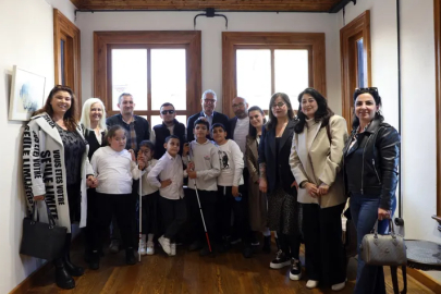 Mudanya’da Cumhuriyet Galerisi’nde sanat engel tanımıyor