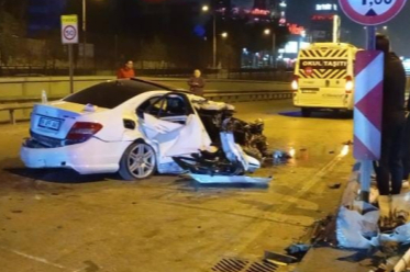 Bursa’da önce direğe ardından minibüse çarparak savruldu: 6 yaralı