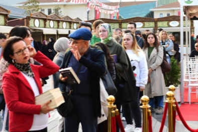 Edebiyatın kalbi 9 gün boyunca Osmangazi'de attı