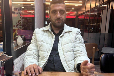 Bursa'da camdan düşen genç hayatını kaybetti