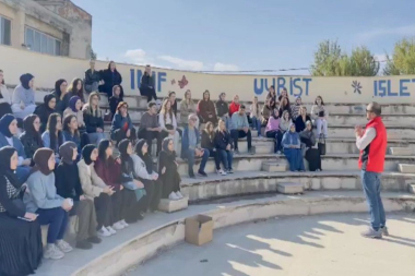 Bursa polisi, okul okul gezerek öğrencileri bilgilendirdi