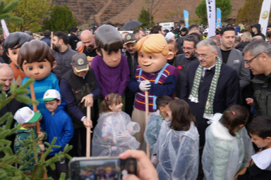 Gürsu tek yürek oldu, binlerce fidanla doldu