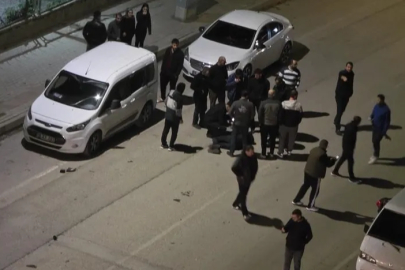 Bursa’da dehşet anları: Motosikletli 3 araca çarpıp savruldu!