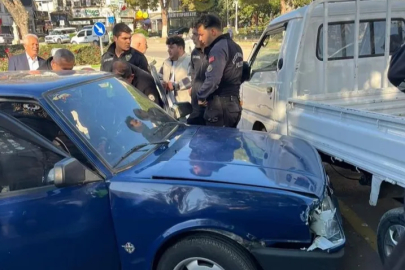 Bursa’da direksiyon hakimiyetini kaybedince kamyonete çarptı