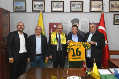 Başkan Aydın İstiklal Mahallesi’nde