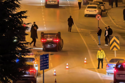 Bursa'da kaza yapan araç takla attı: 2 yaralı