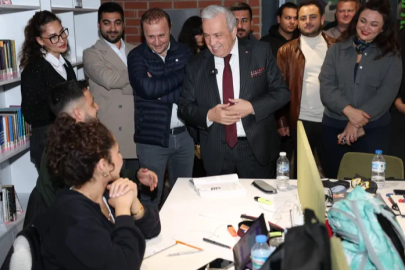 Başkan Özdemir’den üniversitelilere vize morali