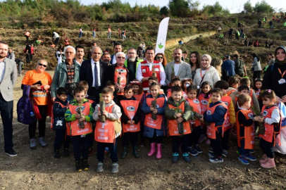 Bursa'da kitaplardan yeşerecek ormana ilk tohumlar bırakıldı