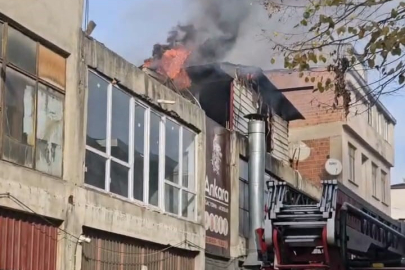 İnegöl'de mobilya imalathanesinde yangın