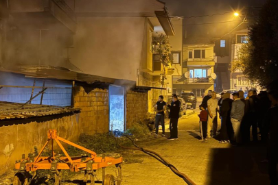Bursa'da üç katlı binada çıkan yangın paniğe neden oldu