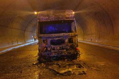 Bursa'da su tankeri küle döndü