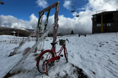 Uludağ sabah saatlerinde beyaza büründü