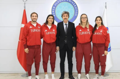 Rektör Yılmaz'dan başarılı sporculara özel tebrik