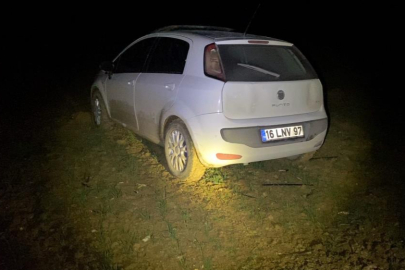 Bursa'da dur ihtarına uymadı, çamura saplanınca yaya olarak kaçtı