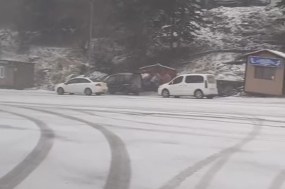 Uludağ'da kar yağışı etkisini gösterdi