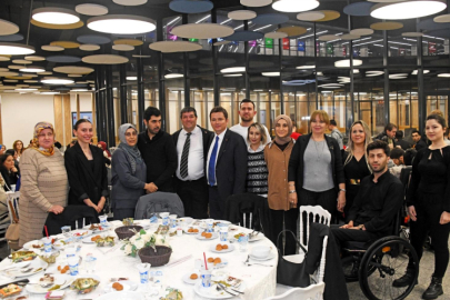 Başkan Aydın engelleri sevgiyle aştı