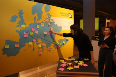 Bursa'da göçmenlerin yolculuğu ‘Kimlik’le sergilendi