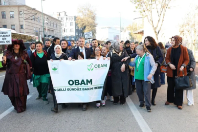 Osmangazi’de engelli bireyler farkındalık için yürüdü