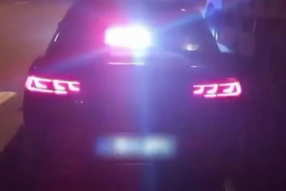 Bursa'da çakarlı otomobil jandarmadan kaçamadı