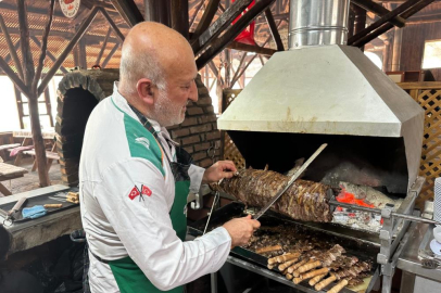 Bursa'da 400 yıllık han, bin yıllık lezzetle buluştu