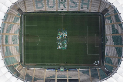 Timsah Arena'da 300 koleksiyonluk formayla dev koreografi