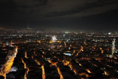 Bursalılar yeni yıla havai fişeklerle girdi