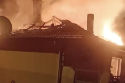 Yılbaşı gecesi Bursa'da köy evi alevlere teslim oldu