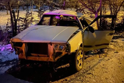 Bursa'da tarlaya uçan otomobil hurdaya döndü: 1 yaralı