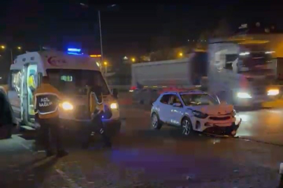 İnegöl'de otomobiller çarpıştı: 1'i çocuk 3 yaralı