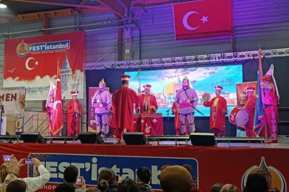 Bursa Mehter takımı Paris'te sahne aldı